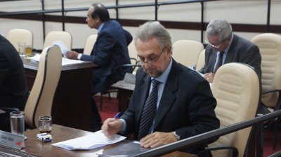 4ª Sessão Ordinária aprova oito projetos