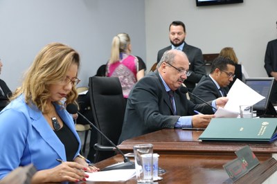 4ª sessão rejeita um e acolhe três vetos do Executivo