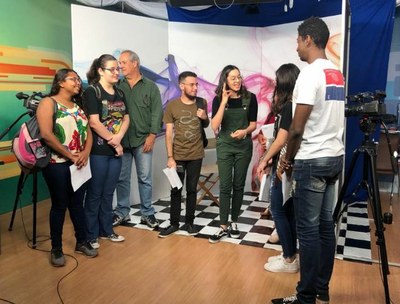 Alunos de jornalismo da Unip visitam TV Câmara