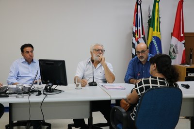 Assistente de RH presta depoimento à CEI da Emurb