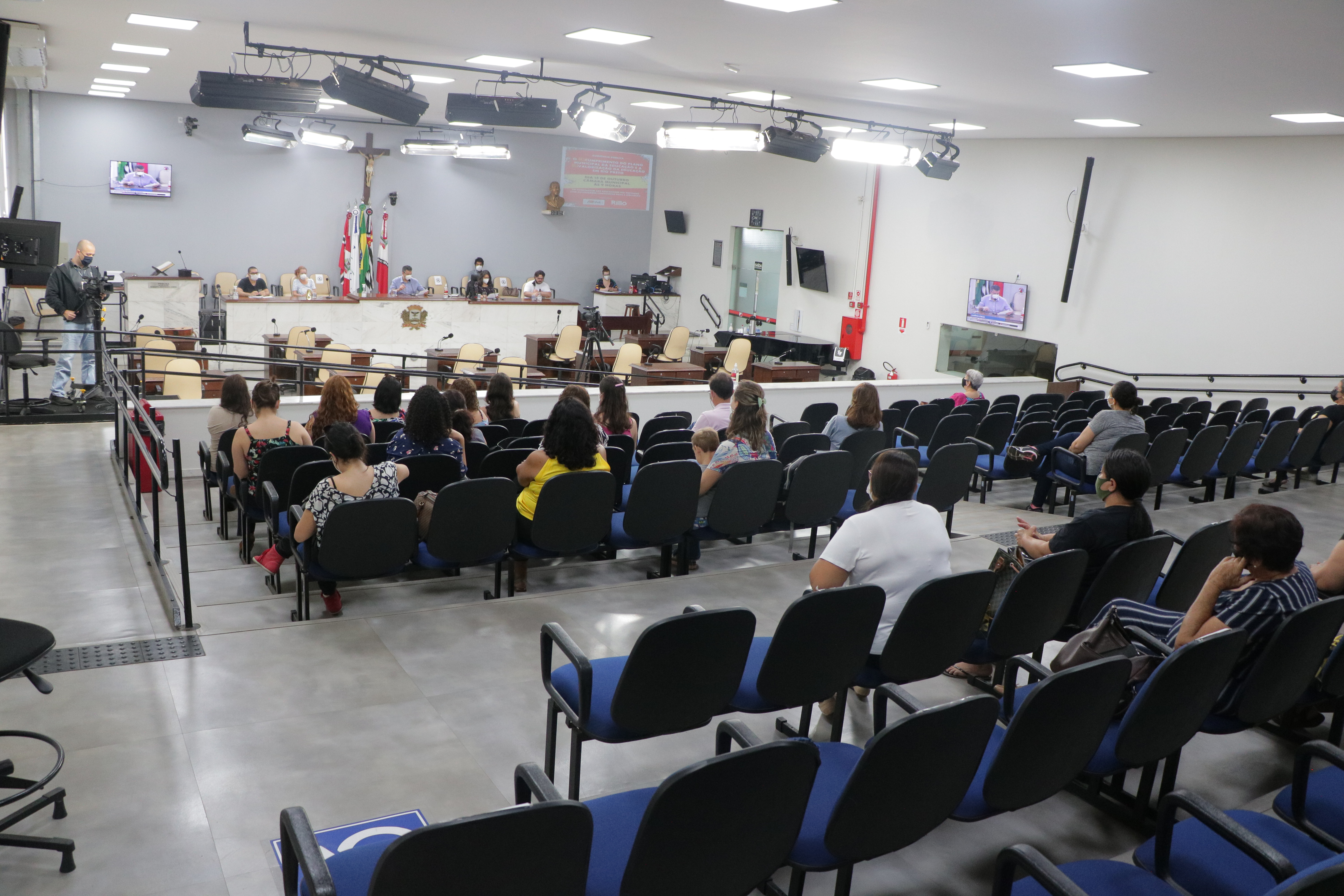 Audiência debate educação em São José do Rio Preto
