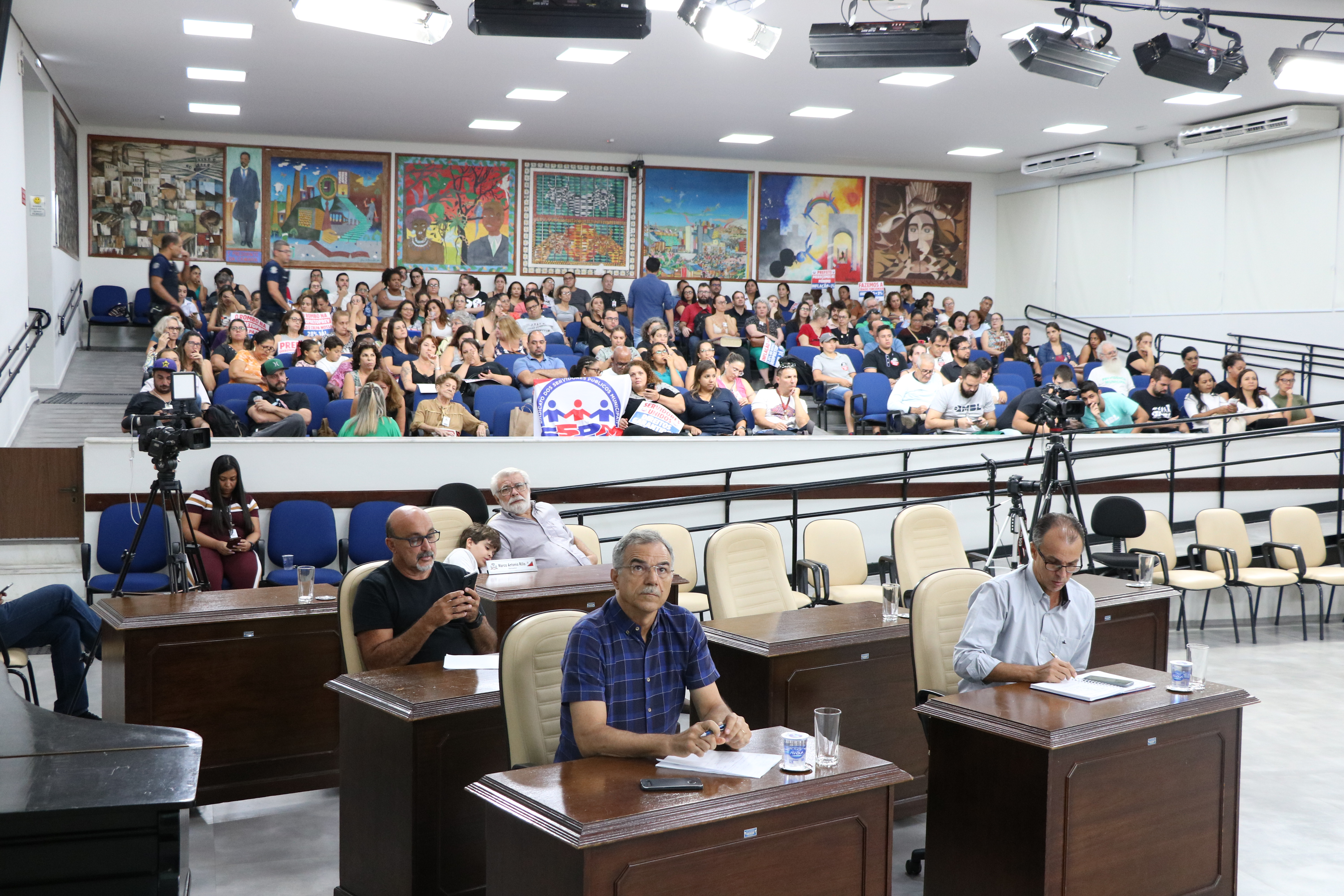 Audiência debate proposta de reajuste salarial e reforma da Riopretoprev