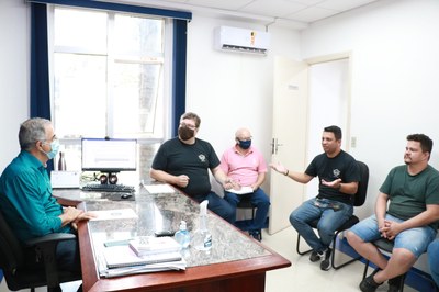 Audiência discute estacionamento de carros por aplicativo