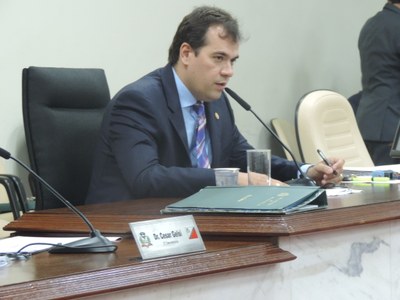 Bancos permanecem abertos;  audiência pública foi marcada