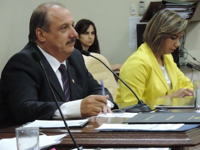 Bancos poderão ter horários especiais para idosos