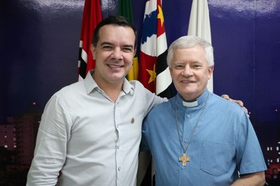 Bispo dom Antônio Vilar visita Câmara de Rio Preto