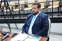 Branco propõe que bares, restaurantes e barbearias sejam serviços essenciais
