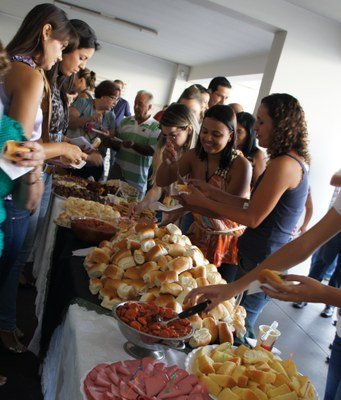 Café da manhã homenageia funcionárias da Câmara