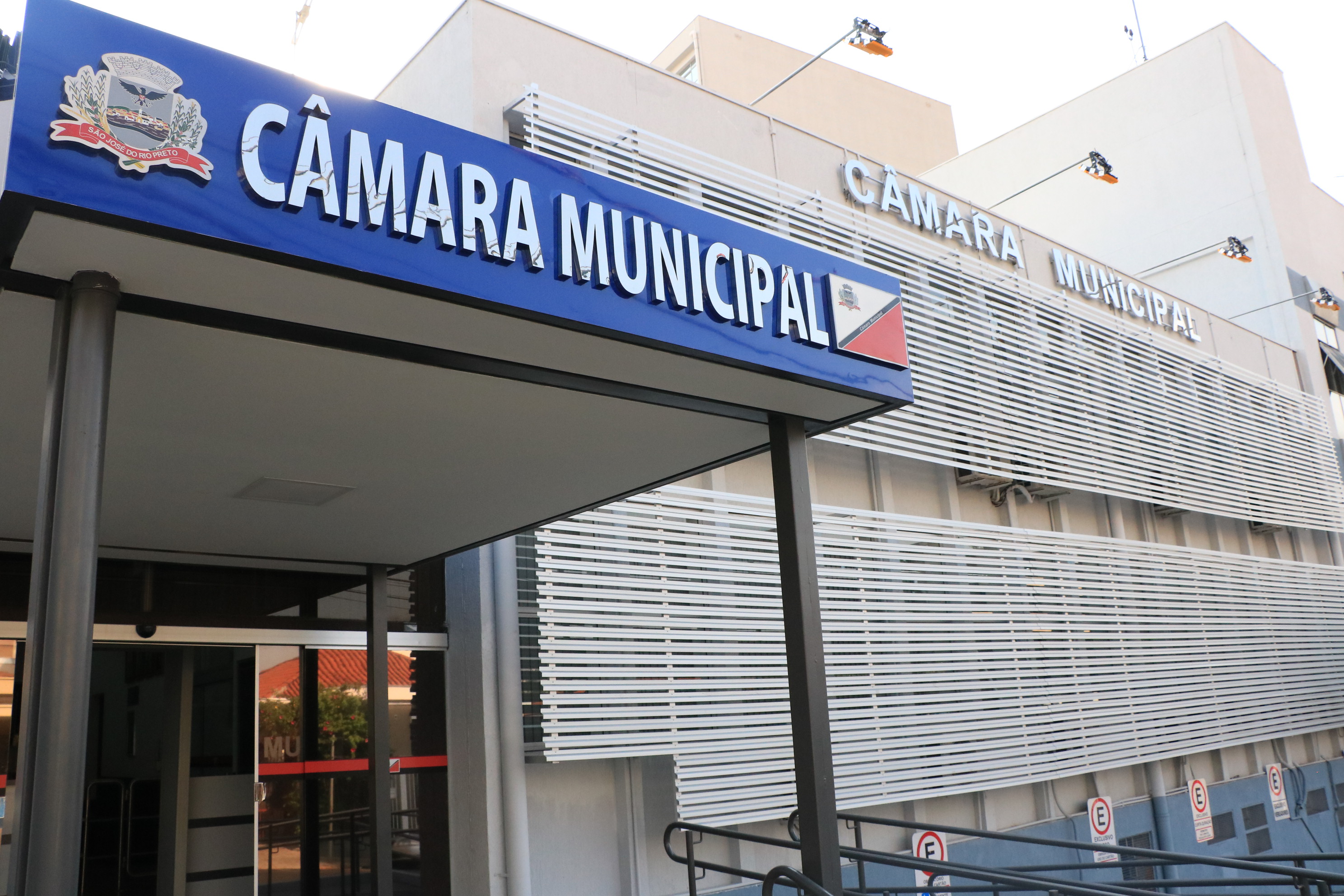 Câmara adequa atendimento a mini lockdown