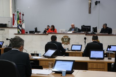 Câmara aprova criação de cargos na Educação