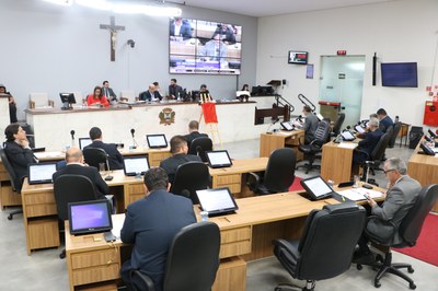 Câmara aprova nova tabela salarial de professores