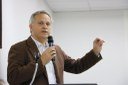Secretário municipal de Agricultura, Pedro Pezuto, usou a tribuna para falar sobre projeto de lei do Executivo Câmara aprova quatro projetos na 18ª sessão