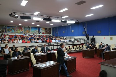 Câmara aprova três projetos em sessões extraordinárias