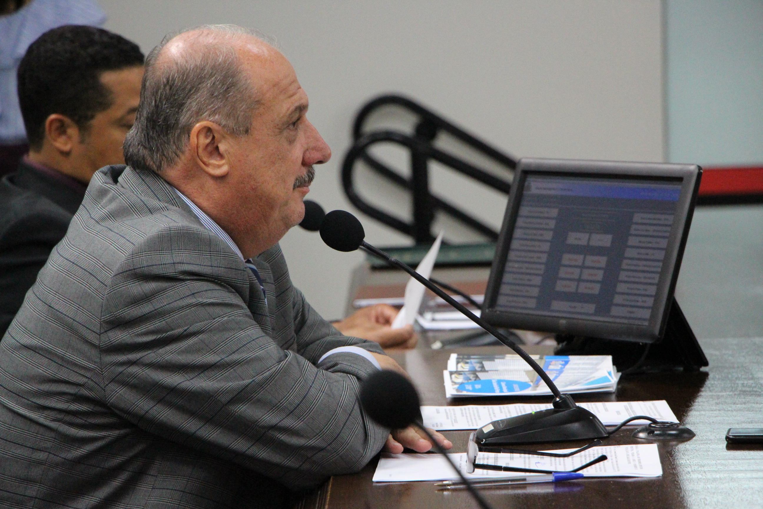 Plenário aprova sete projetos na 46ª sessão 