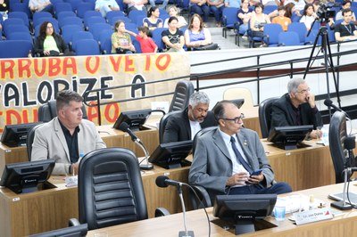 Câmara derruba veto ao reajuste dos professores