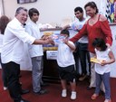 Para celebrar a Páscoa, Câmara doa chocolates a instituições