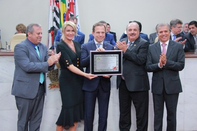 Câmara faz homenagem a João Doria