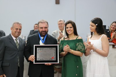 Legislativo faz homenagem a Osmar Antônio Manchini