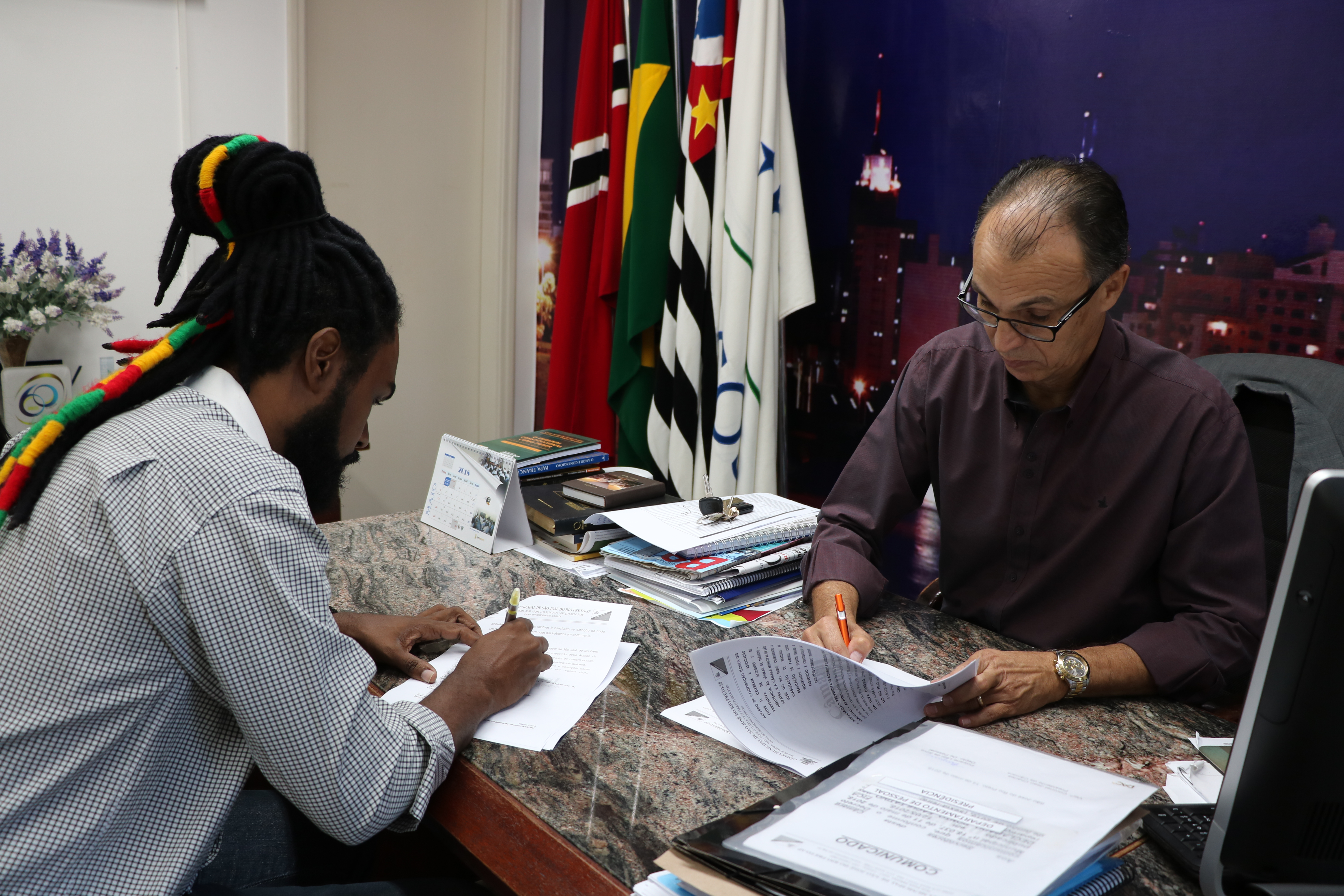 Câmara firma acordo de cooperação com Apatru