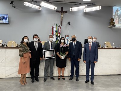 Câmara homenageia bispo Davi Carlos da Silva