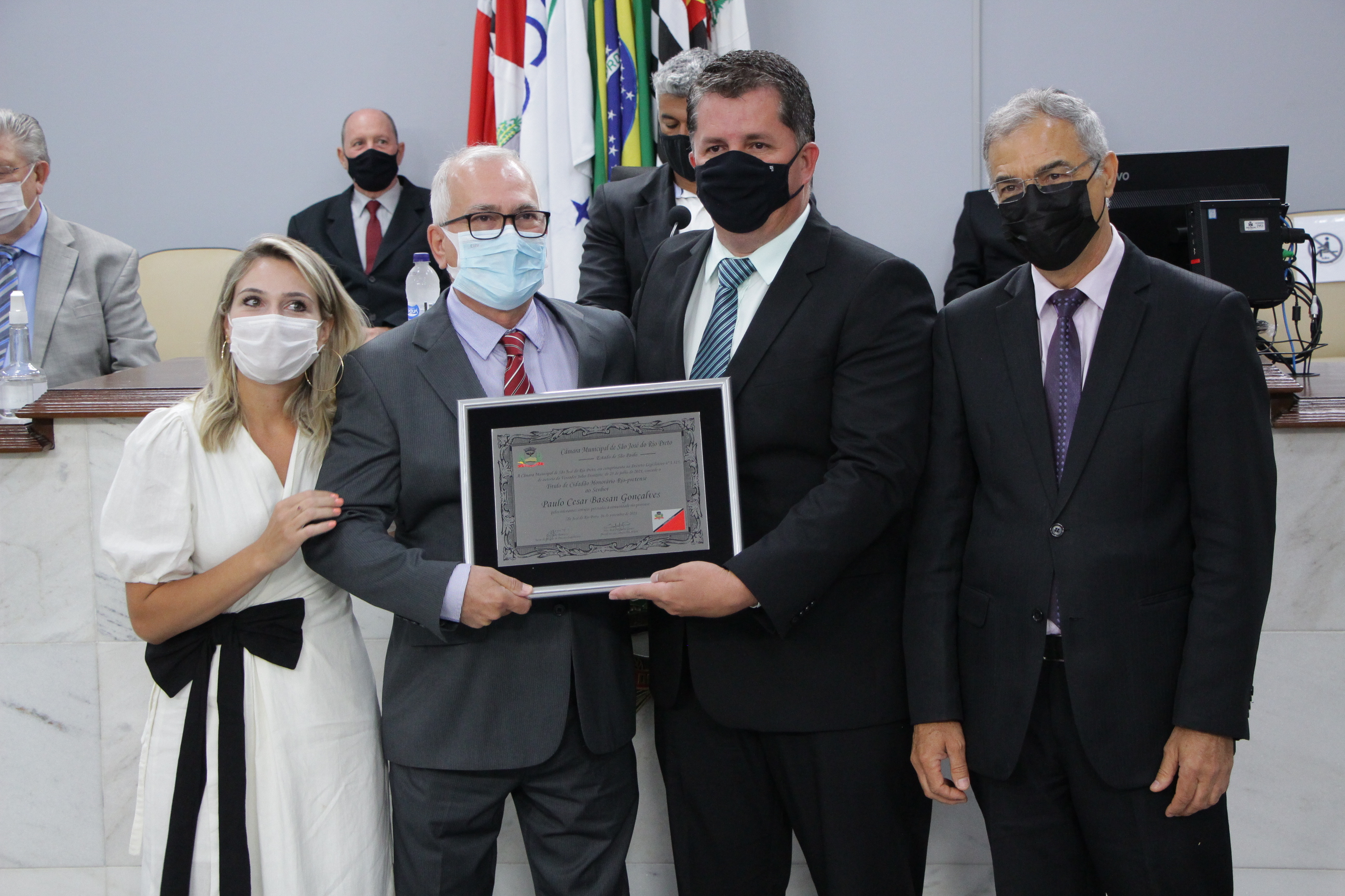 Câmara homenageia médico Paulo Bassan