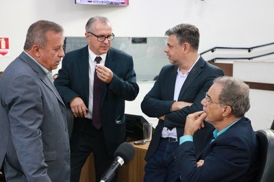 Câmara instala CEI para investigar empresas terceirizadas
