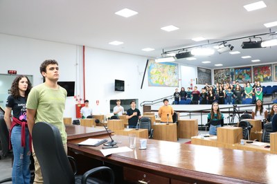 Câmara Jovem debate projetos em sessão ordinária