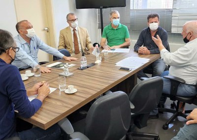 Contração de egressos é tema de reunião