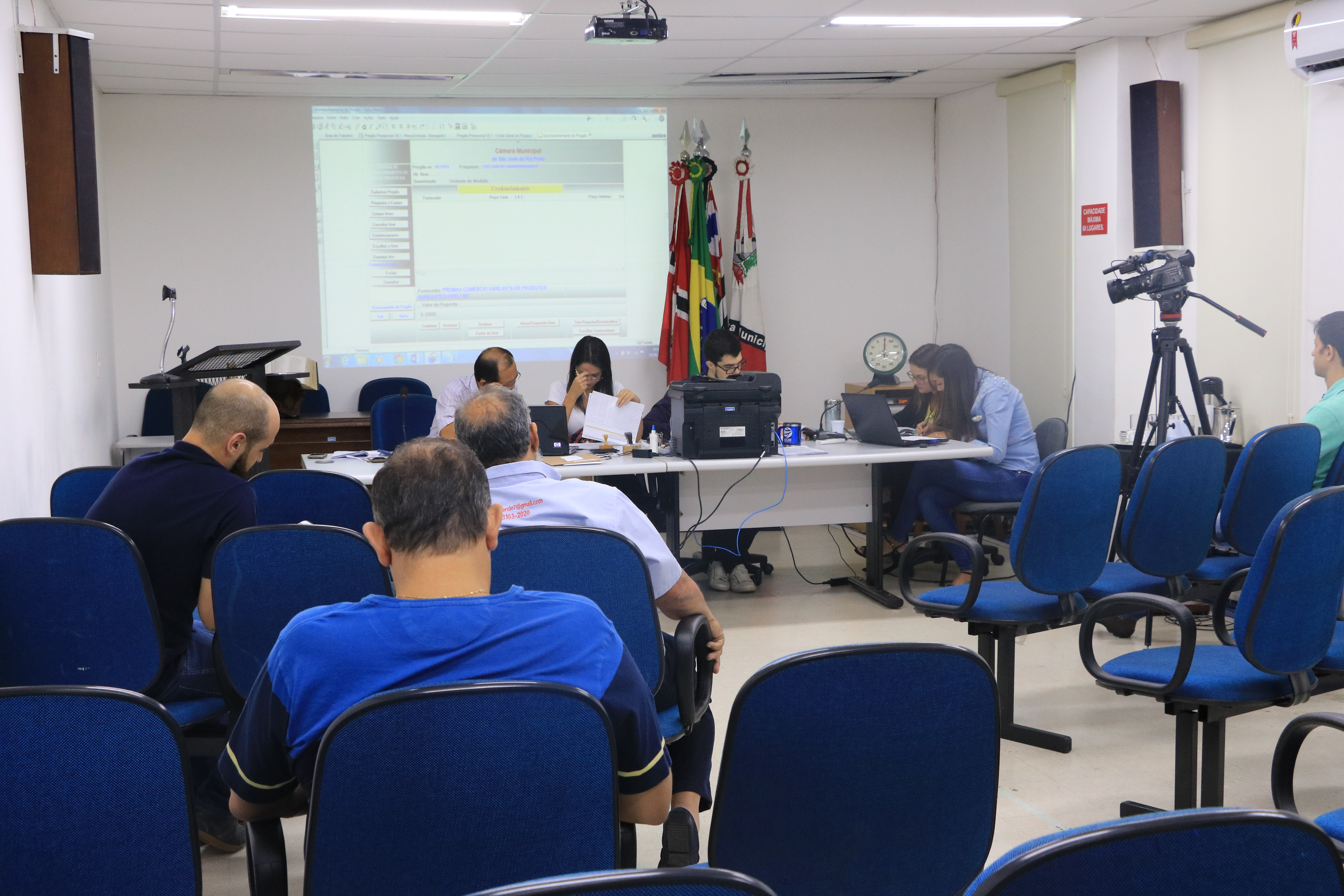 Câmara realiza pregão de material de limpeza