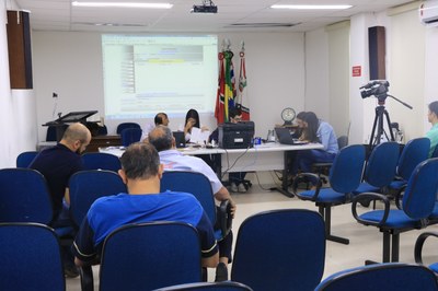Câmara realiza pregão de material de limpeza
