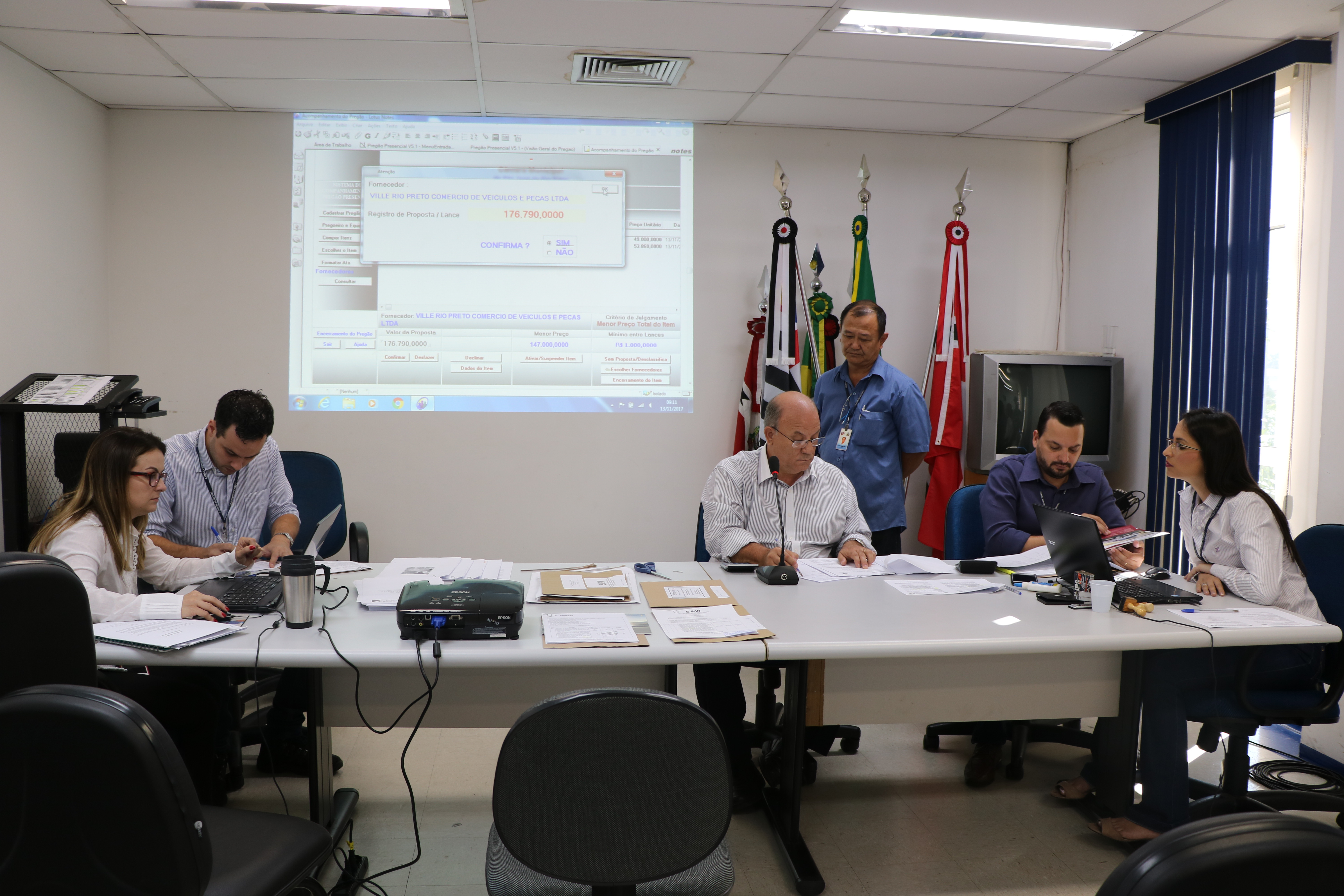 Câmara realiza pregão para compra de carros
