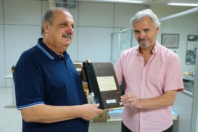 Câmara recebe documentos históricos do Arquivo Municipal