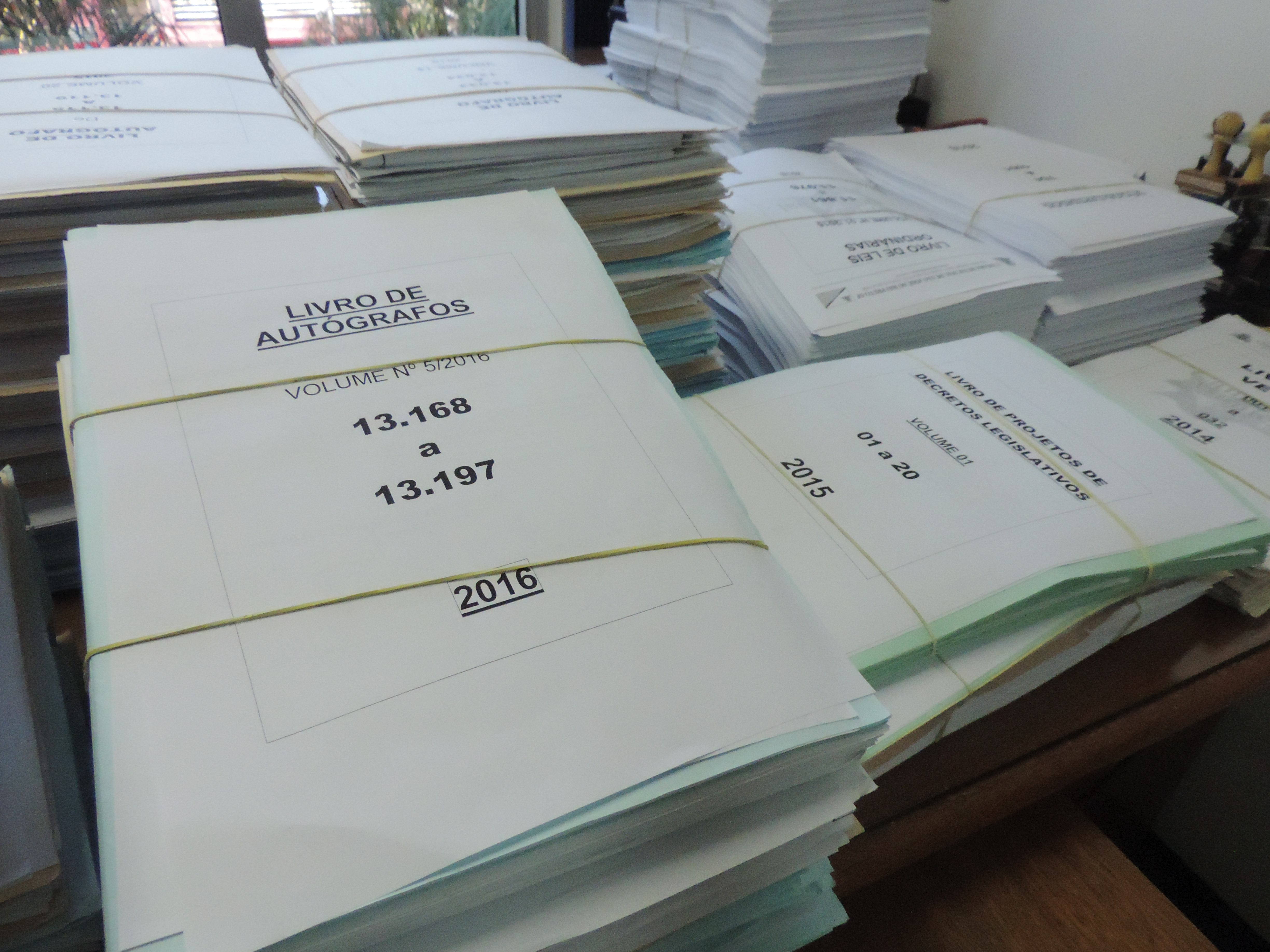 Diretoria registra 450 projetos de lei no primeiro semestre