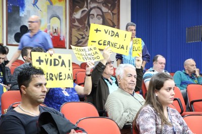 Câmara rejeita, pela segunda vez, projeto que libera cerveja em estádio
