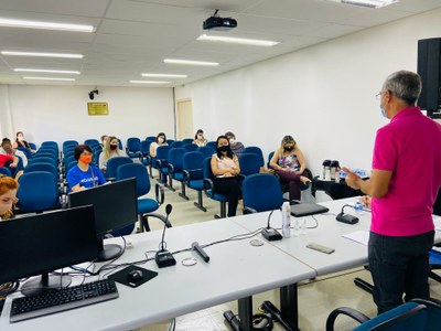 Câmara reúne entidades e mães de portadores de TEA para debate