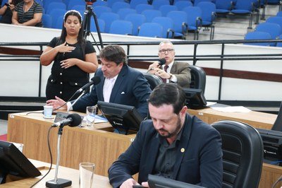 Câmara vota ajuda financeira a órfãos do feminicídio