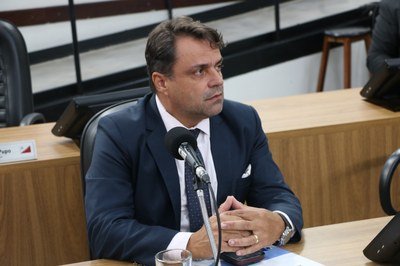 Câmara vota obrigatoriedade de cardápio físico