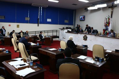 Câmara vota parecer da Comissão de Justiça sobre recurso das CEIs