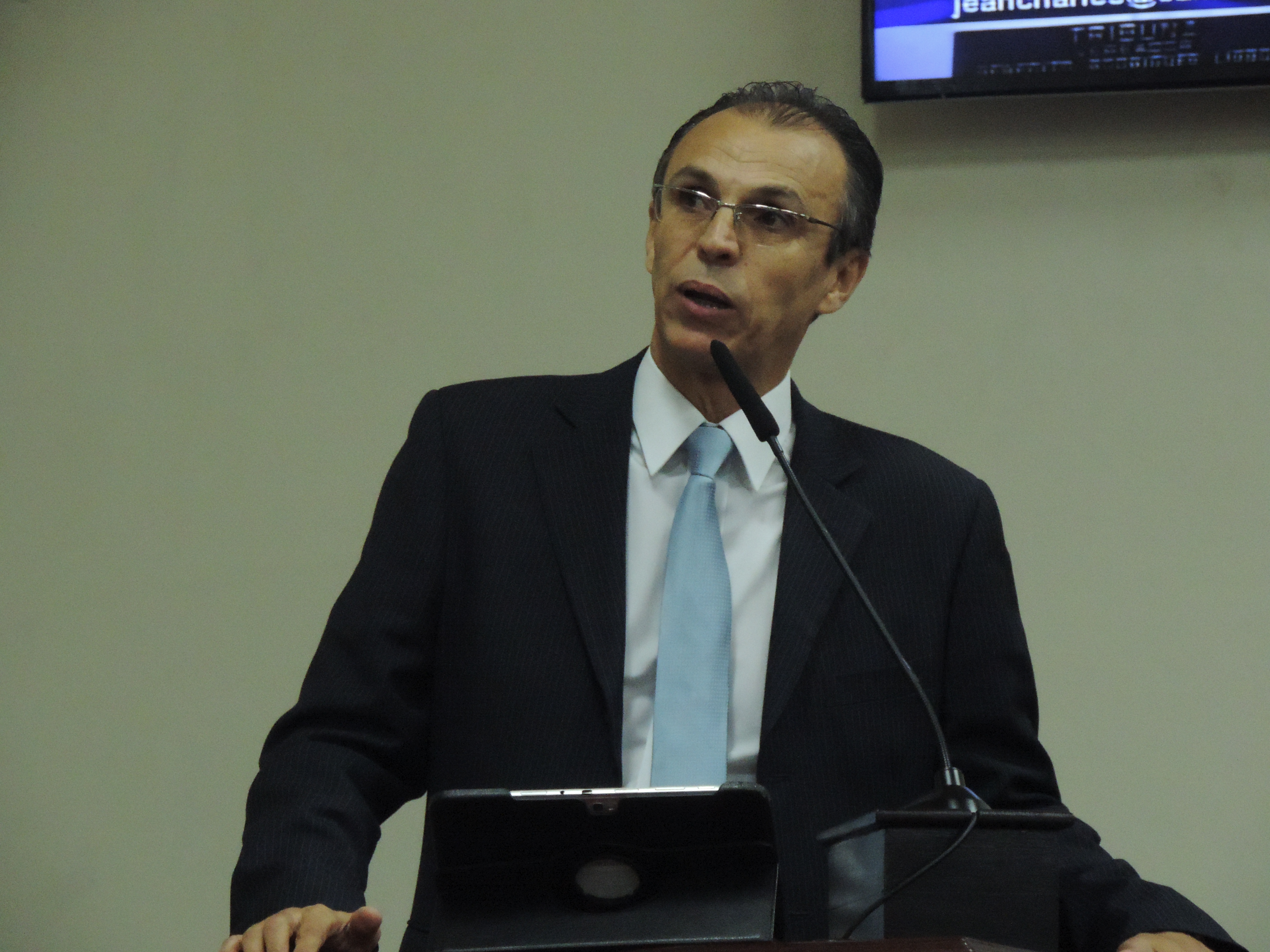 Câmara vota projeto que proíbe som em posto de combustível