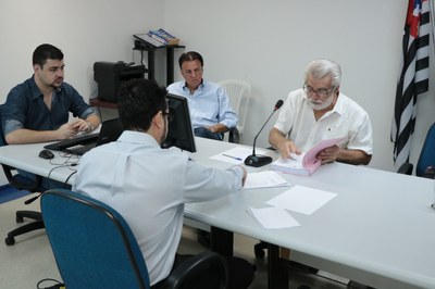CEI da Emurb ouve contador e dono de gráfica