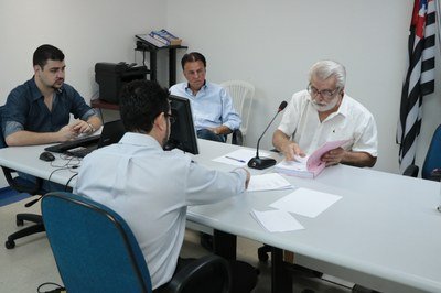 CEI da Emurb ouve contador e dono de gráfica