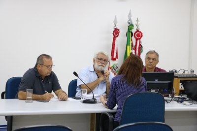 CEI das calçadas ouve três testemunhas 