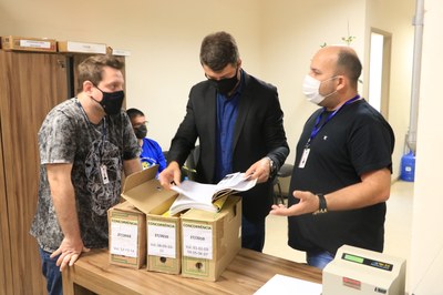 CEI do Transporte faz diligência no Departamento de Licitações