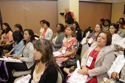 Celi participa de Encontro Nacional de Mulheres