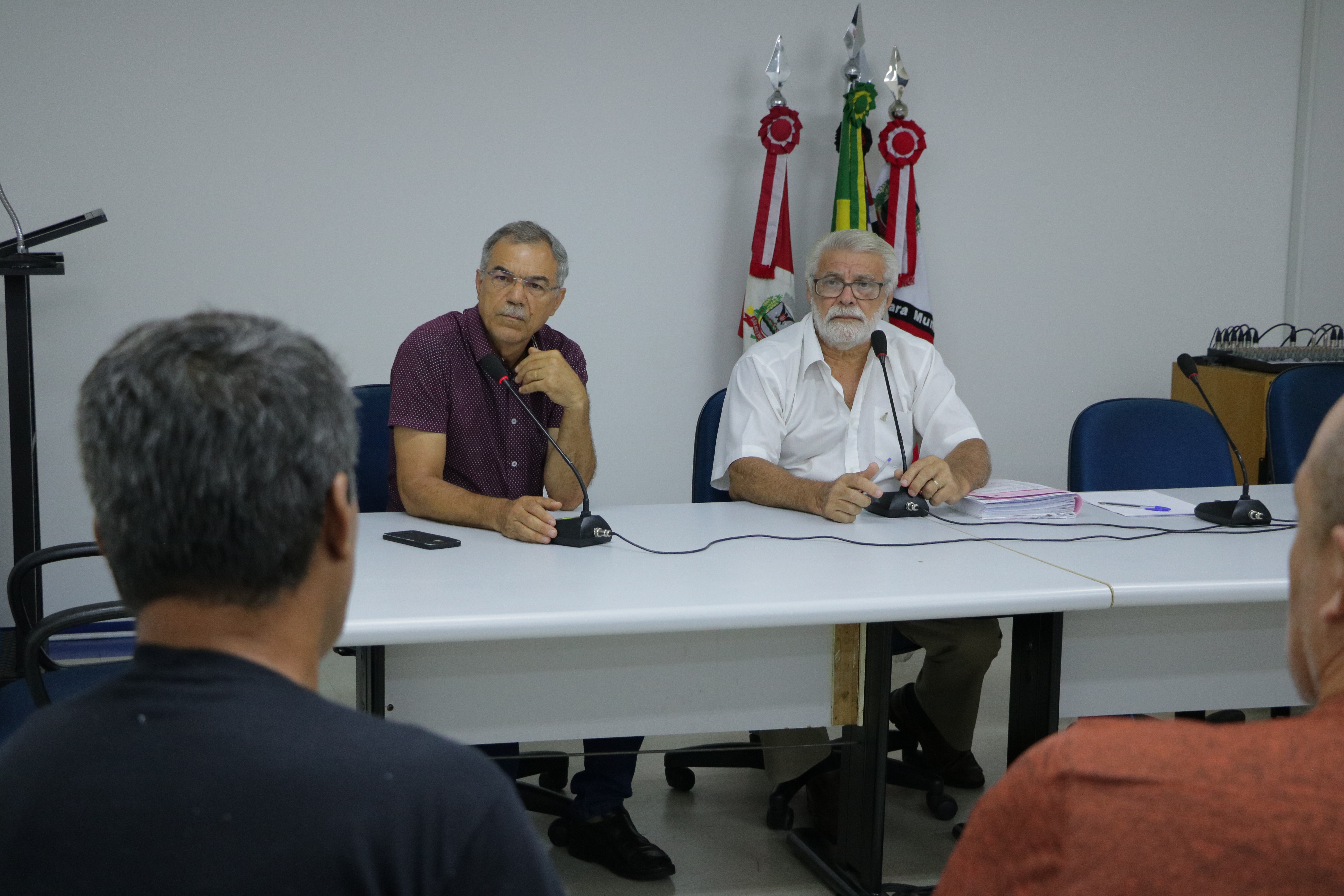 CEV da CDHU se reúne com moradores e Semae