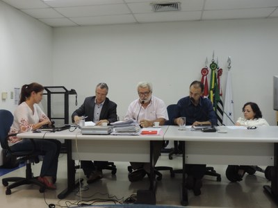 CEV da Habitação ouve servidores da Emcop