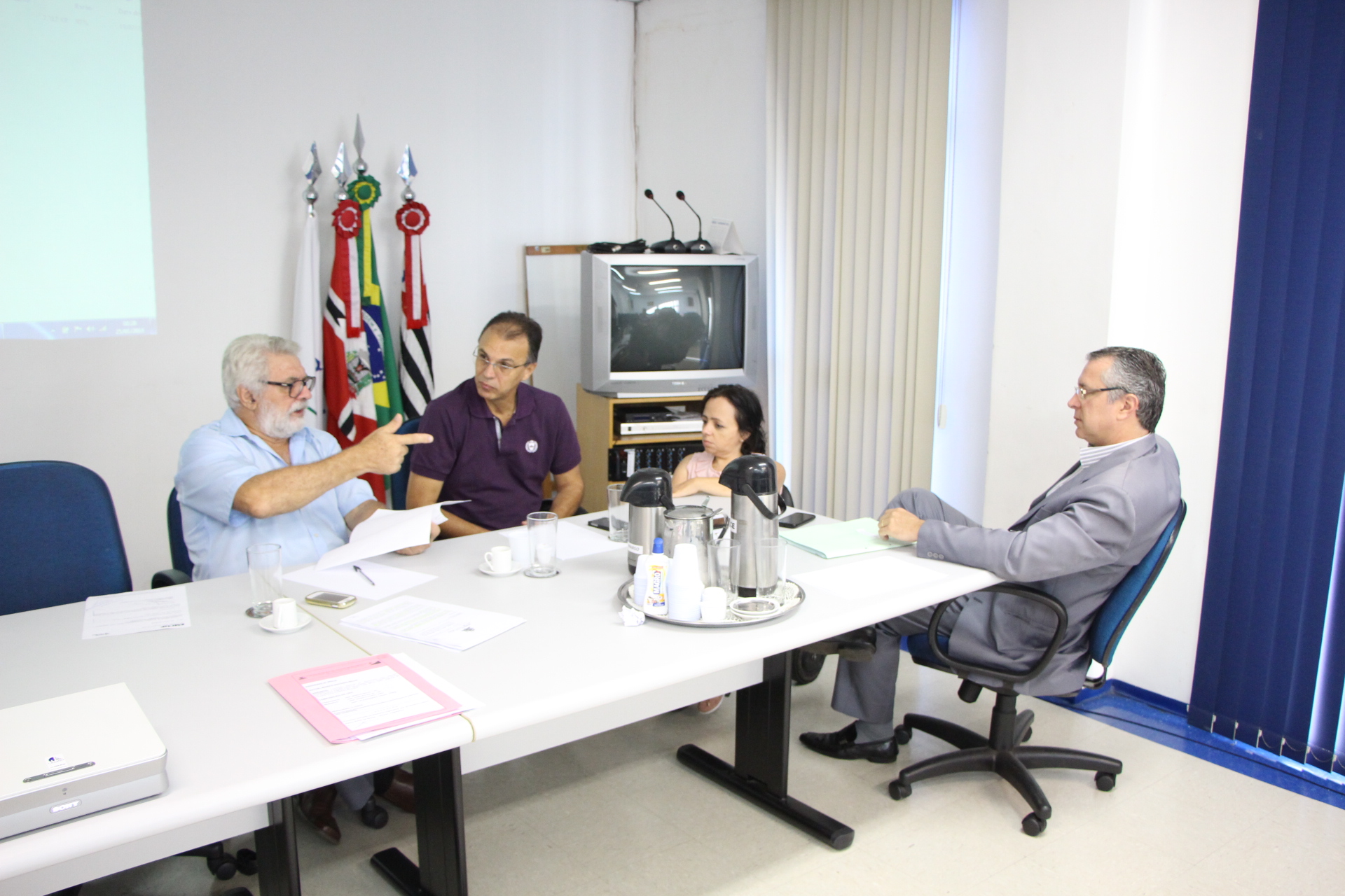 CEV da Habitação quer ouvir presidente da Emcop
