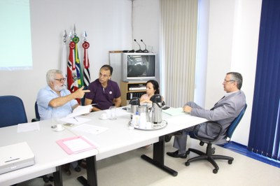 CEV da Habitação quer ouvir presidente da Emcop