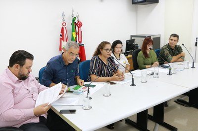 Comissão de Meio Ambiente debate regras para poda de árvores