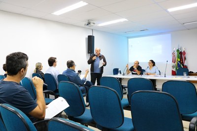 Comissão de Obras faz audiência pública para debater projetos